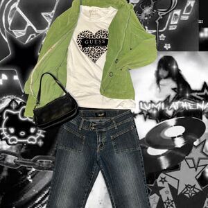 VINTAGE Y2K Guess Women's Leopard Heart Shirt